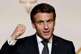 الرئيس الفرنسي يعلق على هجمات الحوثيين في البحر الأحمر