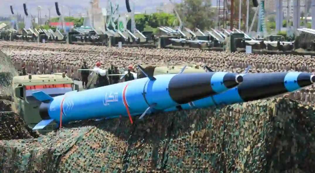 وكالة روسية تكشف خفايا الصواريخ الحوثية المستخدمة في هجمات البحر الاحمر