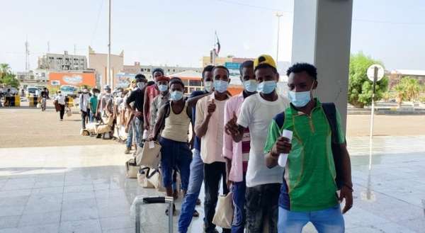 الهجرة الدولية تعيد 145 مهاجراً اثيوبياً من مطار عدن