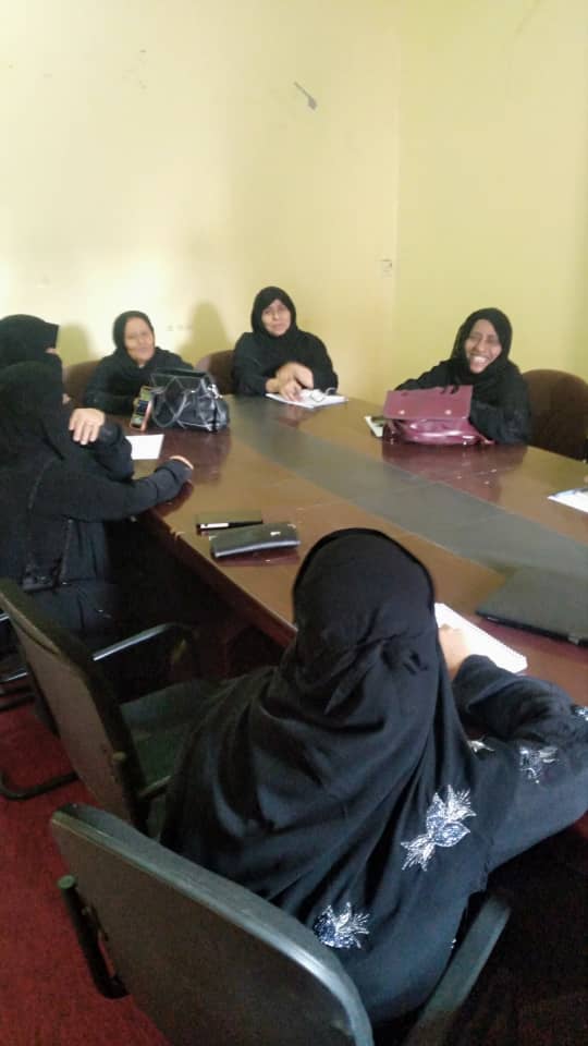 اتحاد نساء لحج يعقد اجتماع مع مسؤولة دائرة التدريب والمشاريع لاتحاد نساء اليمن