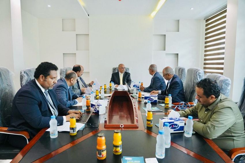 باذيب يرأس إجتماع مجلس ادارة الشركة اليمنية للاتصالات الدولية (تيليمن)