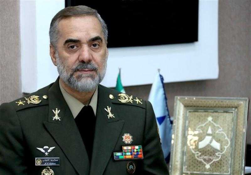 وزير الدفاع الإيراني يوضح مهمة مدمرة 