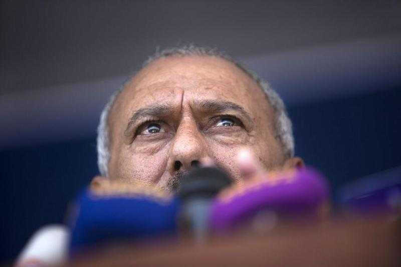 صحيفة بريطانية تفتح الملف المسكوت عنه: أين دُفن الرئيس الراحل علي عبدالله صالح ومن حضر تشييعه ؟