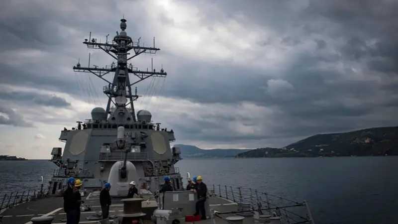 البحرية الهندية تعلن عن حادث جديد لسفينة في خليج عدن