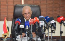 وزير المياه: الحكومة تسابق الزمن للسيطرة على الوضع وتجنب كارثة السفينة (روبيمار) التي استهدفها الحوثيون بالبحر الأحمر