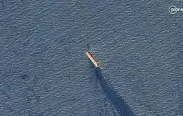 السواحل التهامية تواجه خطراً جسيماً .. بعد تسرب النفط من السفينة ”روبيمار”
