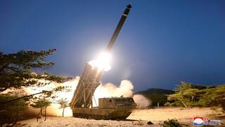 كوريا الشمالية تثير الرعب في دول الغرب .. تعرف على مزايا أحدث راجمات صواريخ