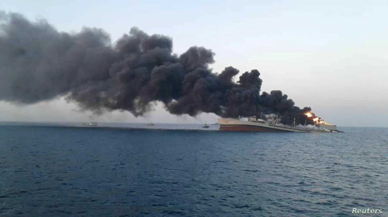 الكشف عن انفجار في سفينة اسرائيلية واشتعال الحريق بعد تعرضها للهجوم في خليج عدن