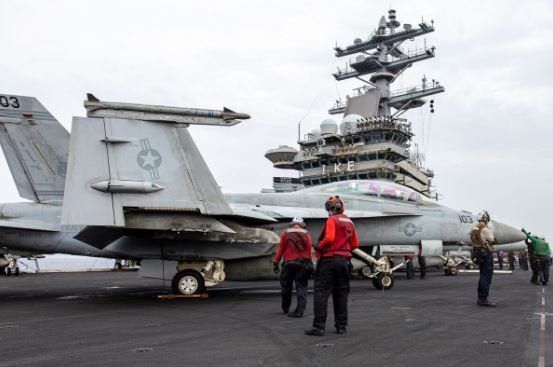 وكالة أمريكية تكشف عن القائد الإيراني البارز الذي أدار أولى هجمات الحوثيين في البحر الأحمر