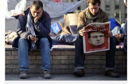 شباب الأحزاب يتدخلون في أزمة الصحف المصرية لإنقاذها