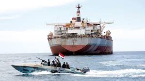 شركة أمبري للأمن البحري تؤكد اندلاع حريق بالسفينة الاسرائيلية في خليج عدن