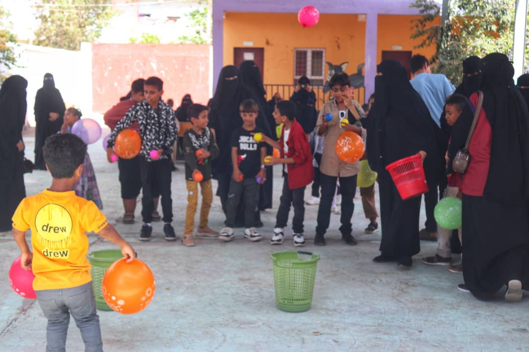 مدرسة ذوي الاحتياجات الخاصة بلحج تقيم فعالية استقبالية لأطفالها من ذوي الإعاقة 