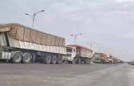سائقو النقل الثقيل يستأنفون احتجاجاتهم ضد جماعة الحوثي في الحديدة