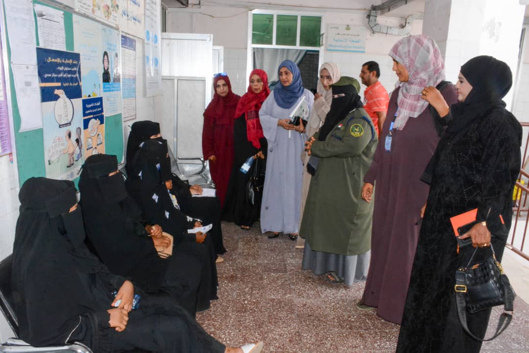 عدن .. حملة توعوية حول آلية الوصول إلى مراكز الإحالة والخدمات بإستهداف المراكز الصحية