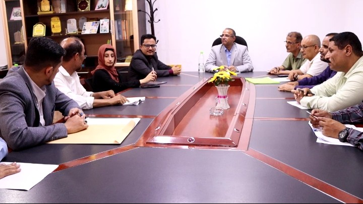 الوزير الزعوري يناقش مع وحدة الإستجابة برئاسة مجلس الوزراء 