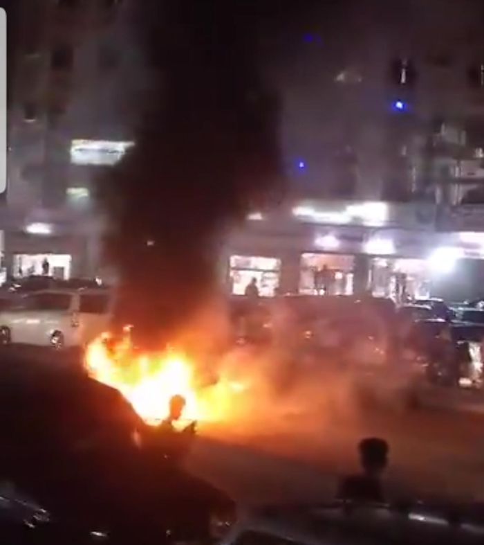 اثر انقطاع التيار  الكهربائي .. احتجاجات شعبية في المكلا