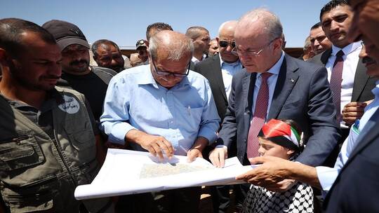 رئيس الوزراء الفلسطيني يرد على سموتريتش: يريد دولة يهودية من النهر إلى البحر.. وهذا لن يحصل
