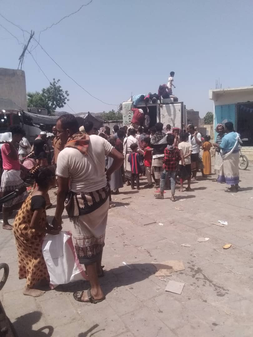 أزمة كبيرة وارتفاع غير مسبوق لاسعار الثلج يفاقم معاناة المواطنين في المسيمير