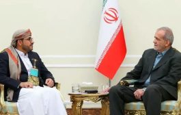 وعد بعلاقات أقوى من السابق.. تفاصيل أول لقاء جمع رئيس إيران الجديد مع الحوثيين