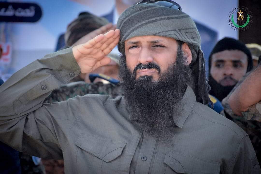 قائد الحزام الأمني يؤكد محاسبة المتورطين بحادثة مقتل الشاب أكرم اليافعي