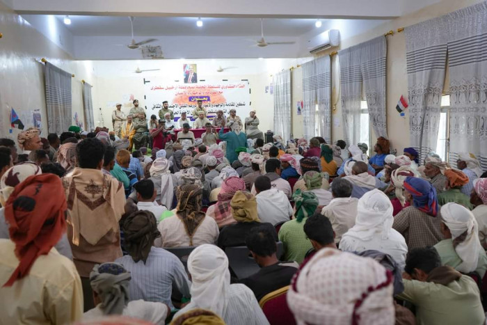 محافظ سقطرى يكشف سبب إلغاء صفة شيخ مشائخ الأرخبيل