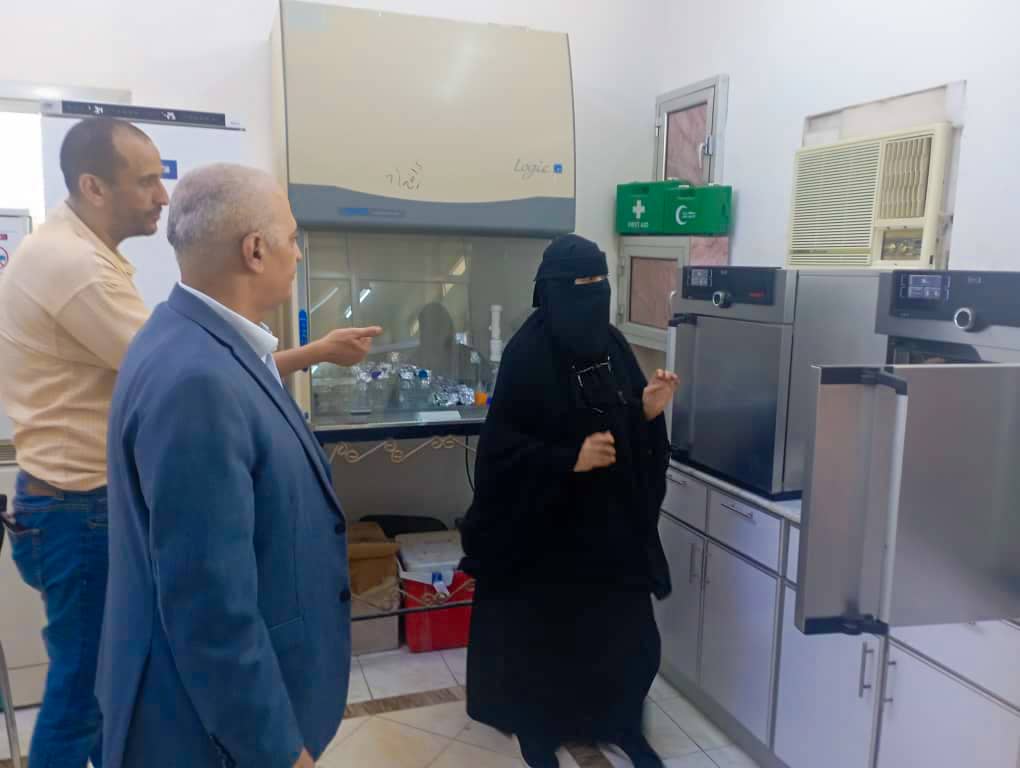 وزير المياه والبيئة يتفقد موقع مشروع خزان المياه في خورمكسر