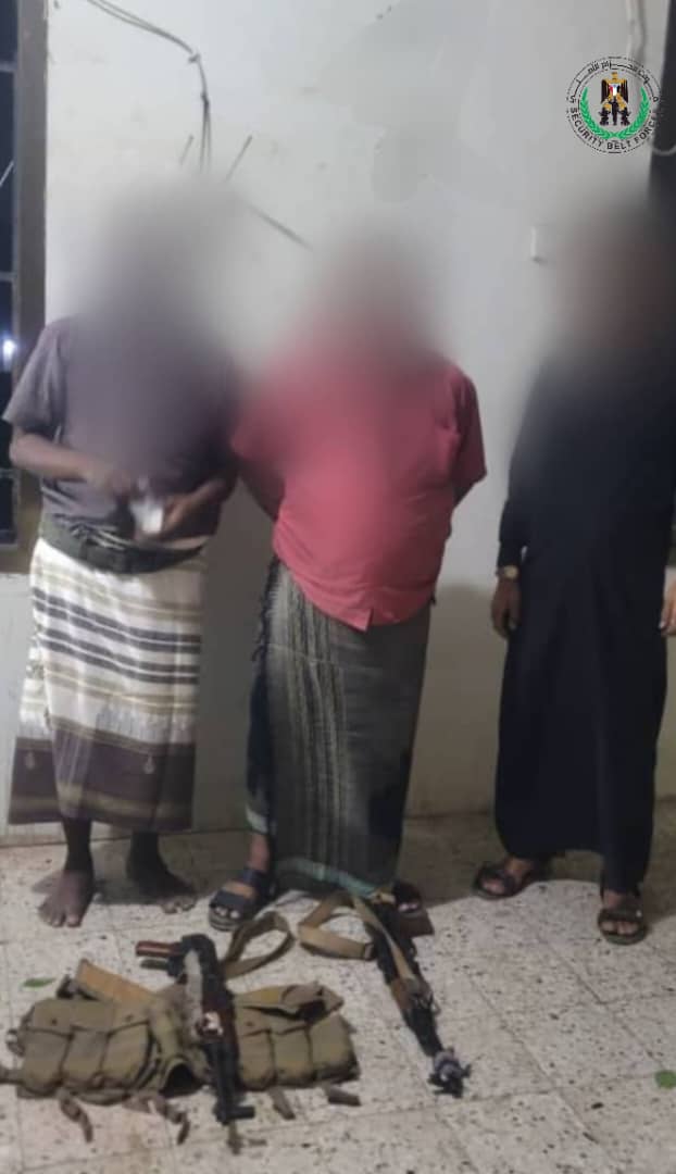 حزام عدن يلقي القبض على متهمين بإطلاق أعيرة نارية بالشيخ عثمان