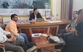 مدير عام المنصورة يناقش التحضيرات لإقامة المخيم الطبي الإنساني بالمديرية