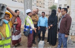 مدير عام المنصورة يتفقد مشروع تركيب منظومة الطاقة الشمسية بجمع خديجة بنت خويلد التعليمي