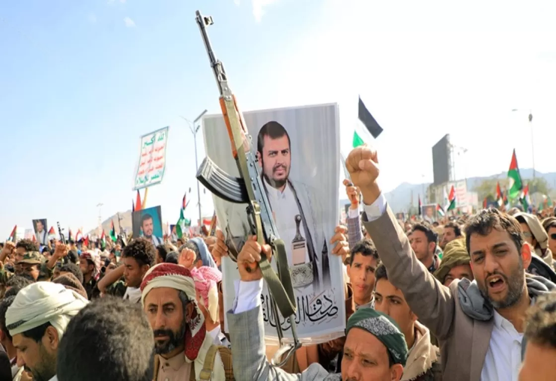 وول ستريت: ترامب يعتزم تصنيف الحوثيين كمنظمة إرهابية أجنبية