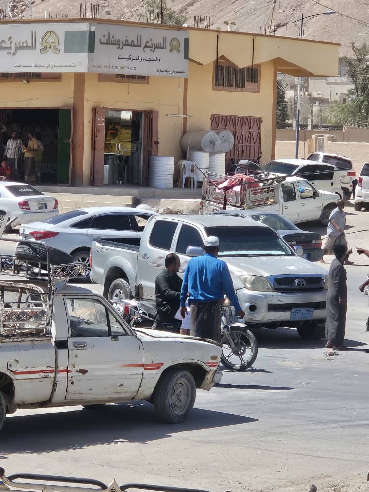 سيئون تشهد حوادث مرورية متتابعة بعد إغلاق جولة أول مايو التاريخية