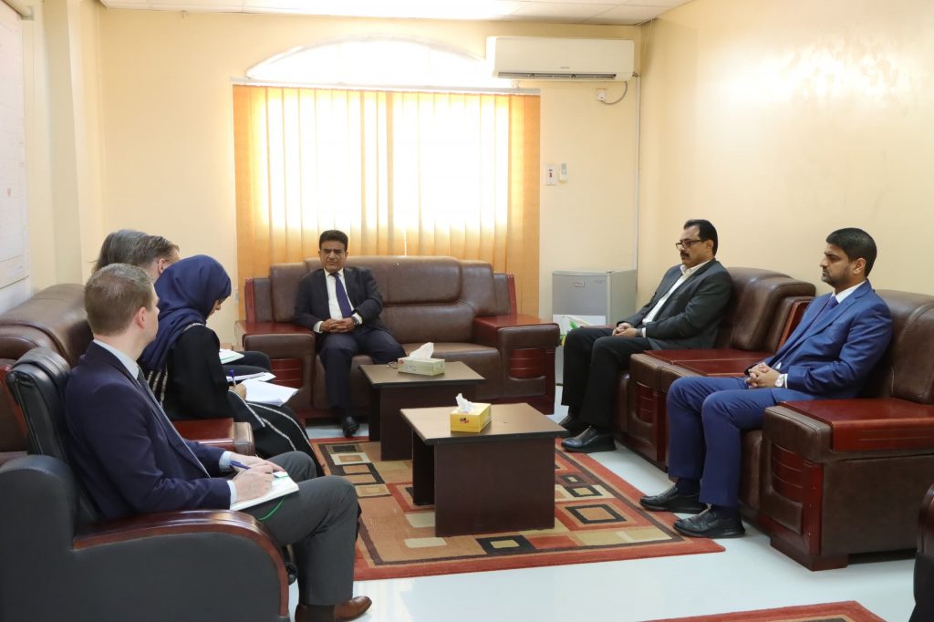 وزير النفط والمعادن يبحث مع وفد أممي جهود تأمين احتياجات الأسواق المحلية بالمشتقات النفطية والغازية