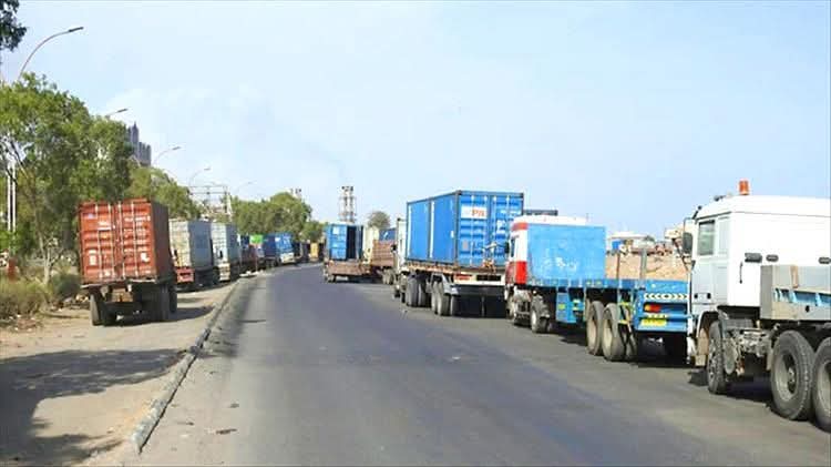 الحوثيون يفرضون جبايات جديدة على الشاحنات في الحديدة