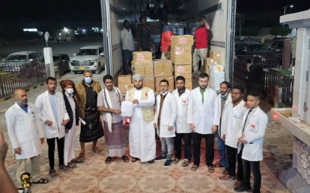 مستشفى السلطان قابوس بمديرية شحن يتسلم شاحنة أدوية ومستلزمات طبية من الهيئة العمانية