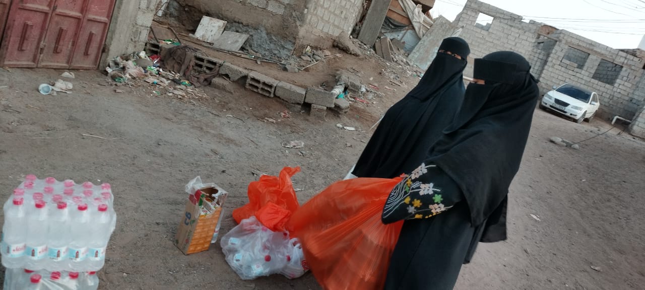جمعية شباب الحمراء توزع 100 وجبة إفطار صائم بلحج