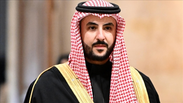 وزير الدفاع السعودي يصل طهران لبحث المستجدات الإقليمية بينها التصعيد في البحر الأحمر