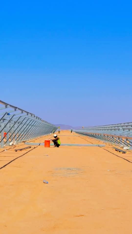 شبوة: اقتراب إنجاز مشروع الطاقة الشمسية، خطوة فارقة نحو التنمية المستدامة