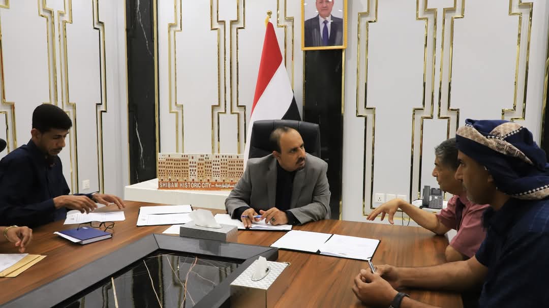 محافظ حضرموت يرعى توقيع عقد بناء مبنى الرنين المغناطيسي بهيئة مستشفى ابن سينا بالمكلا