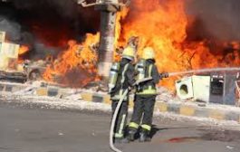 فرق الدفاع المدني تسيطر على حريقان في منطقة بالمكلا