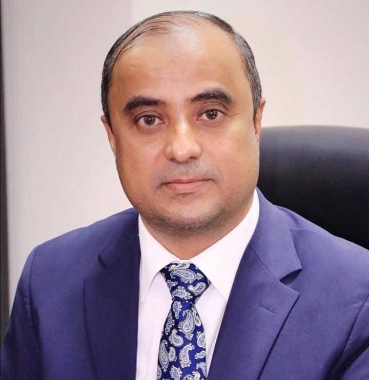الكهرباء والعملة... أبرز التحديات أمام الرئيس الجديد للحكومة اليمنية