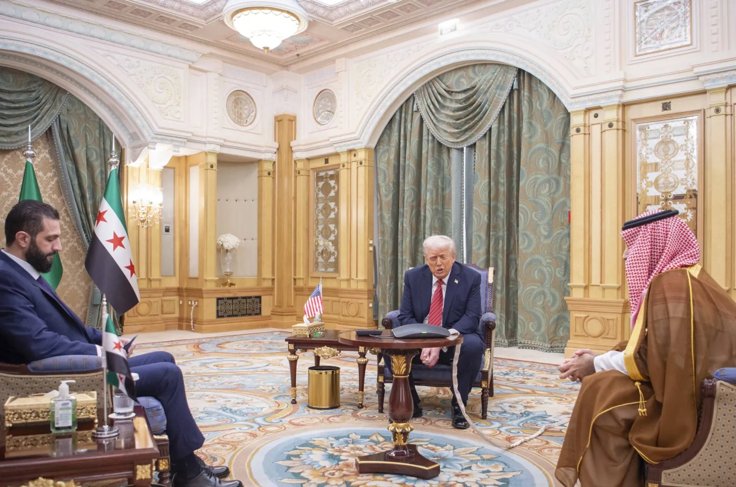 ما هي مطالب ترمب الخمسة من الشرع بعد رفع العقوبات؟