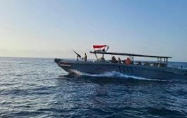 رسالة مزدوجة.. أمريكا تسلم مهربين حوثيين للسلطات اليمنية