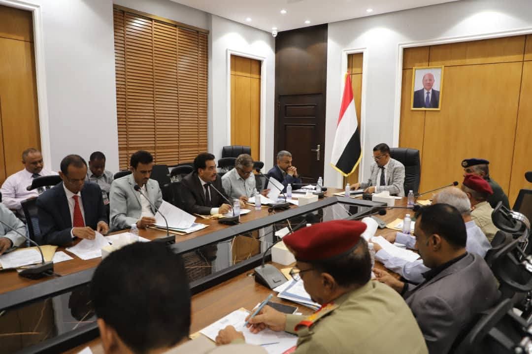المكتب التنفيذي بحضرموت يناشد مجلس القيادة الرئاسي بحلول عاجلة لأزمة الكهرباء