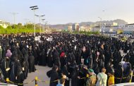 ثورة النسوان تحقق حشد نسائي كبير في ساحة العروض بعدن