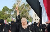 صرخة عدنية نسوية: عندما تتصدر المرأة الجنوبية واجهة النضال من أجل الحياة الكريمة