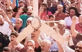 خروج حاشد لثورة رجال عدن .. وساحة العروض تشهد إطلاق رصاص