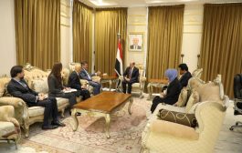 الزنداني يطالب بتعزيز التنسيق مع واشنطن في القضايا المشتركة