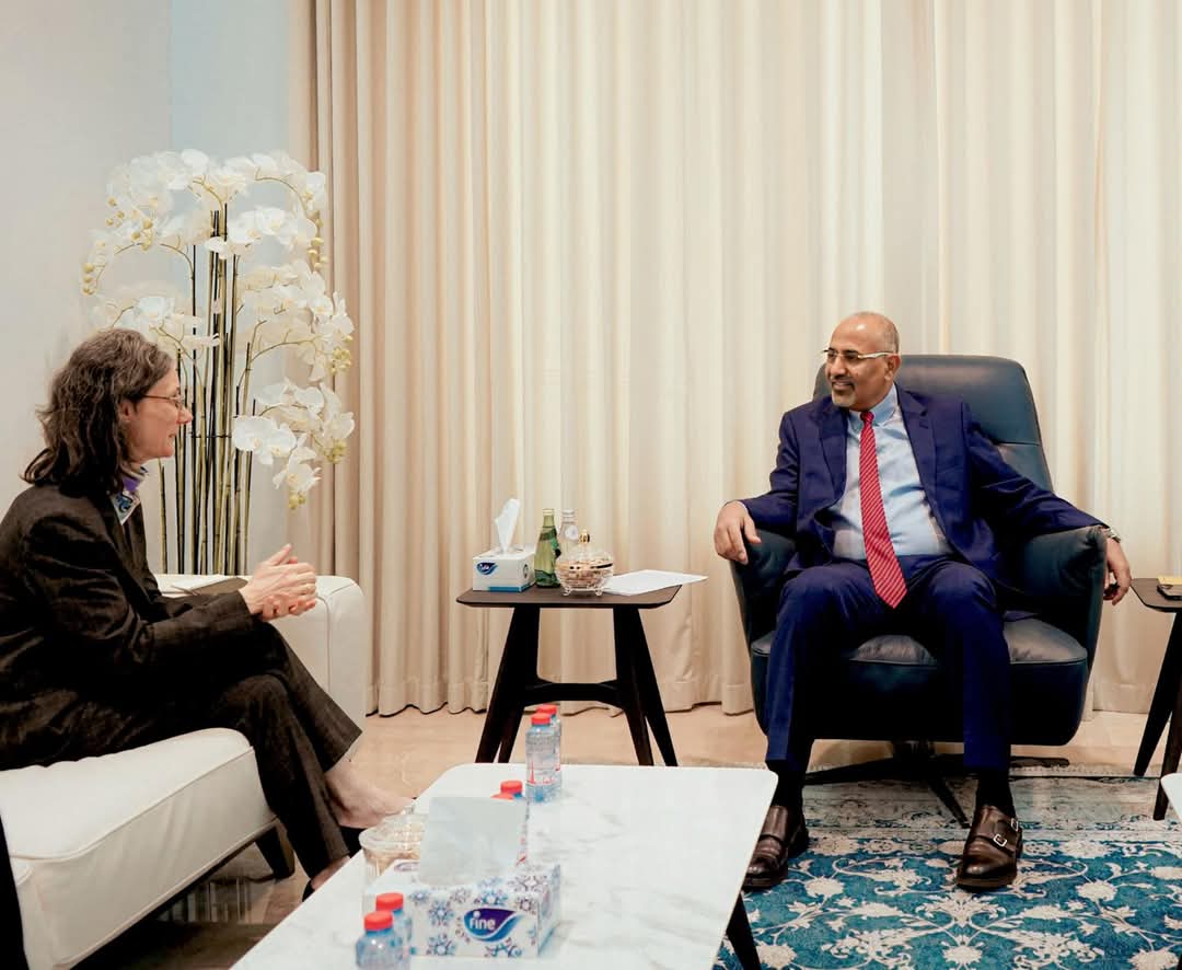 الزُبيدي يناقش مع سفيرة فرنسا مستجدات الوضع الإنساني في بلادنا