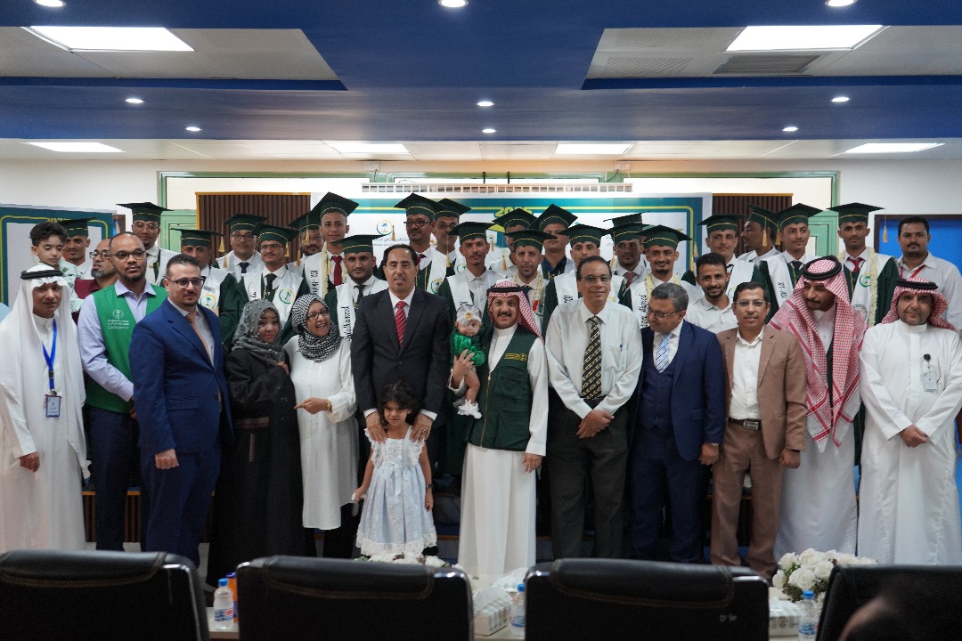عدن الاحتفال بتخريج 25 متخصصًا في العناية المركزة والرعاية التنفسية كأول دفعة نوعية في المناطق المحررة  
