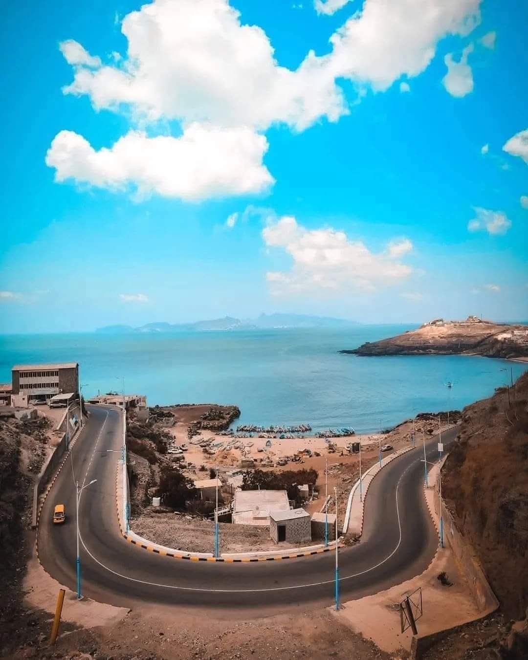 مكتب السياحة عدن يحذر الأهالي من السباحة
